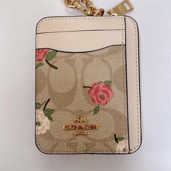 NWT COACH Zip Card Case In Signature Canvas With Floral Print.
CR971 - Picture 2 of 6